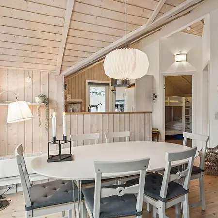 Loreia - 350m From The Sea By Interhome