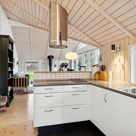 Dom wakacyjny Loreia - 350m From The Sea By Interhome